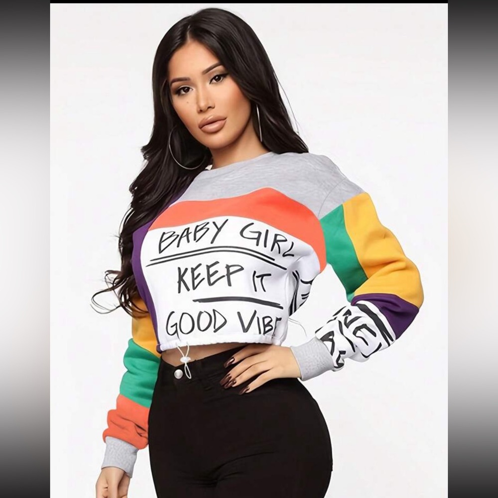 Letter Graphic Colorblock Drop Shoulder Crop
Sweatshirt